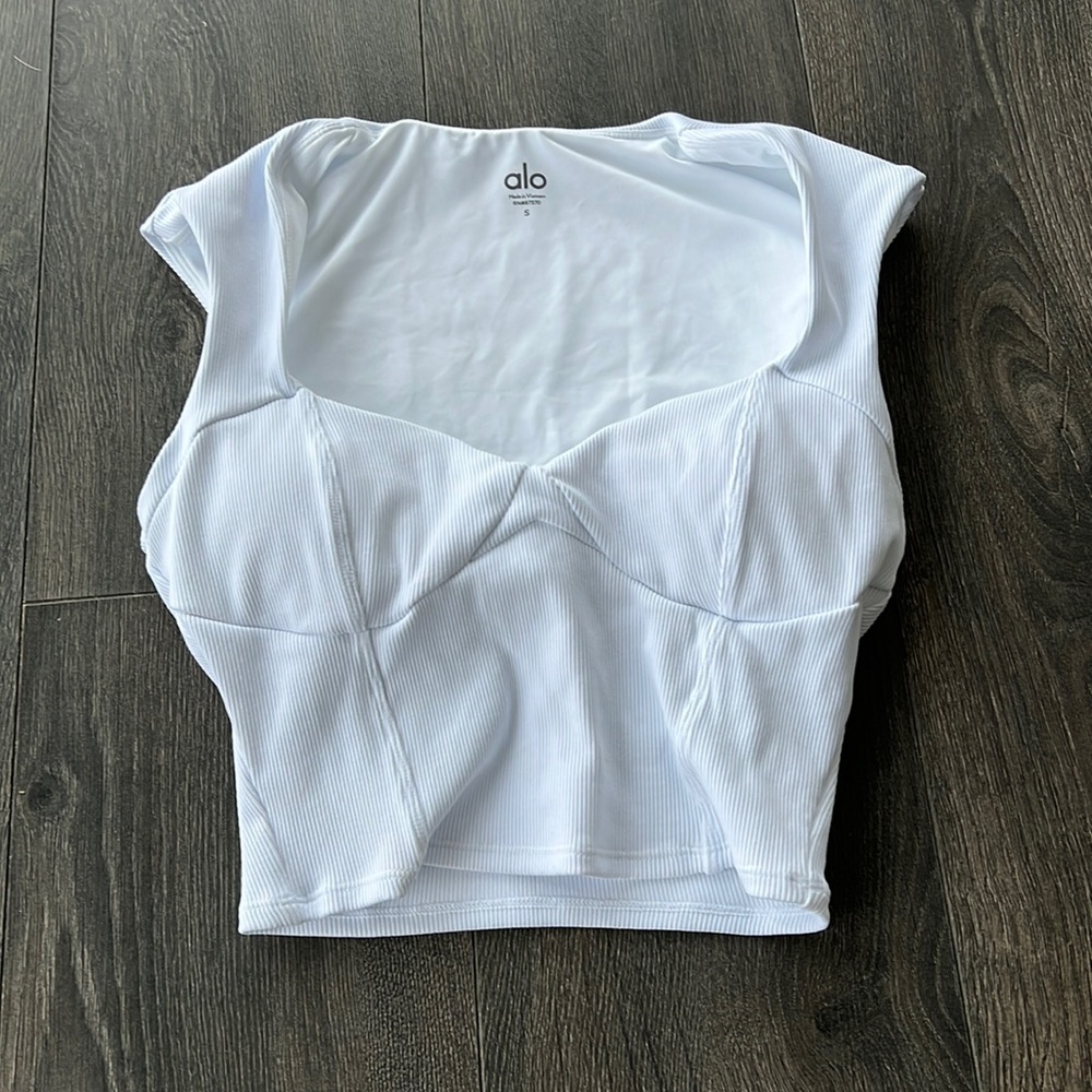 Alo yoga ribbed sweetheart short sleeve